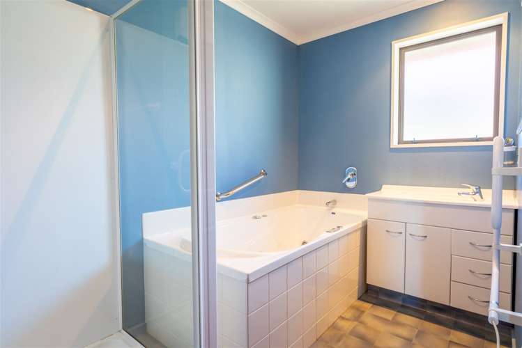 17a Alpine Close Marchwiel_12