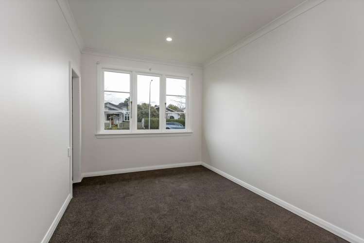 23 Burns Avenue Takaro_11