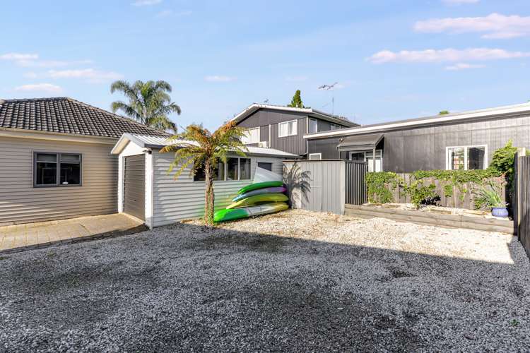 1 Saxbys Road Glenview_15