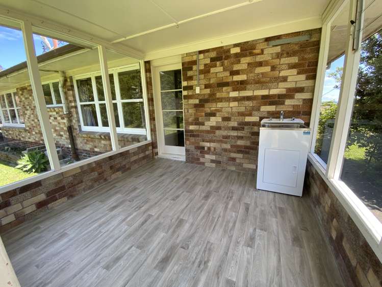 25 Highland Avenue Titirangi_12