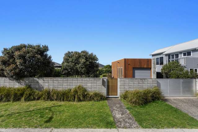 8 Muriwai Boulevard Waiotahe_1