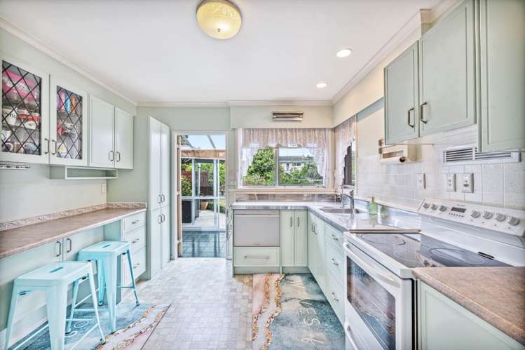 8 Iorangi Place Hillpark_12