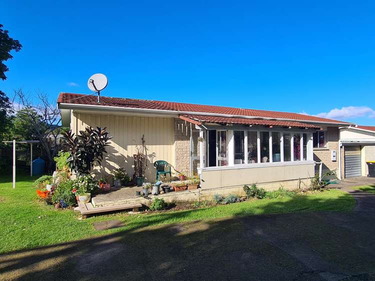 324 Tiki Road_0