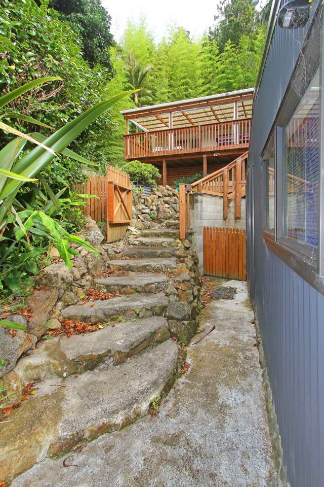 894 West Coast Road Waiatarua_4