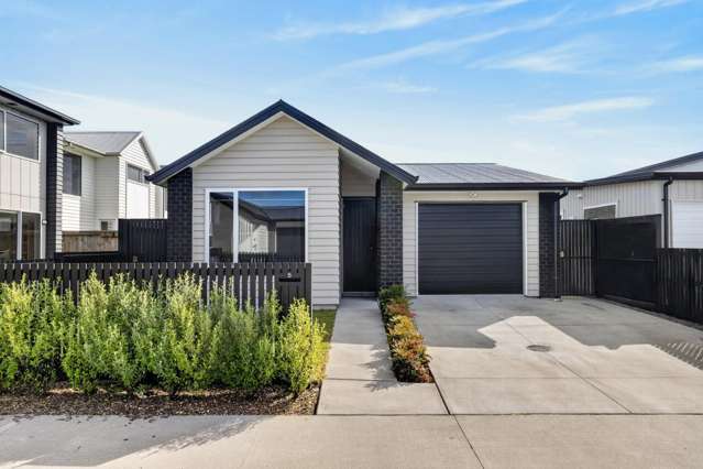 Near New, Vacant and Ready to Move In