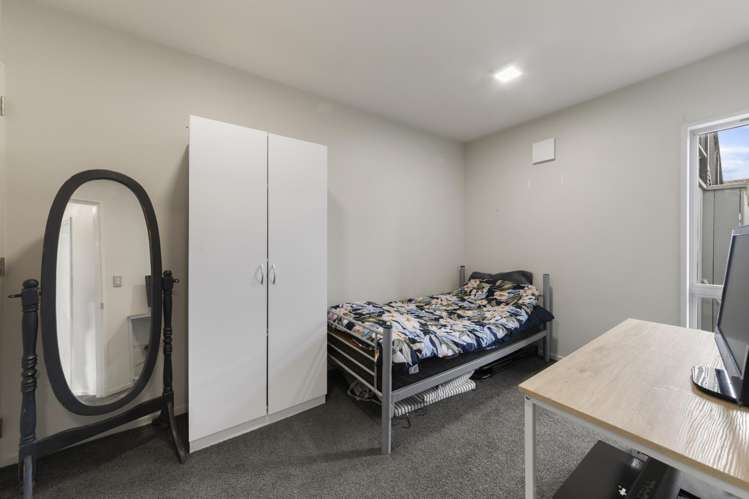 2/172 Geraldine Street Edgeware_3