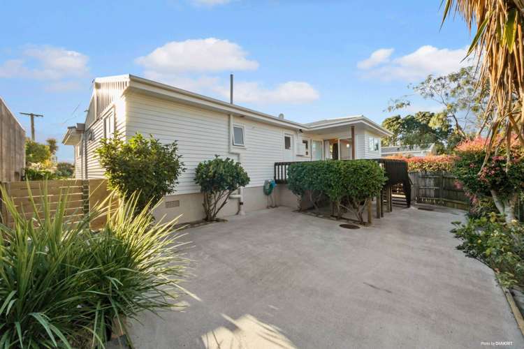 24 Golf Road New Lynn_8