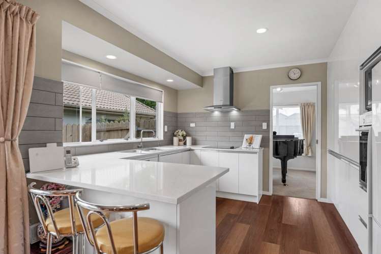 8 Headcorn Place Botany Downs_8