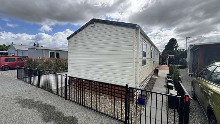 64/433 Dixons Road Loburn_17