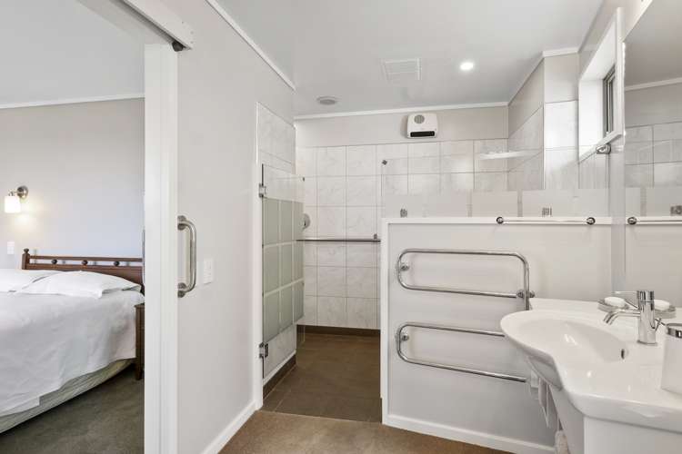 19 Fairmile Drive Mosgiel_11