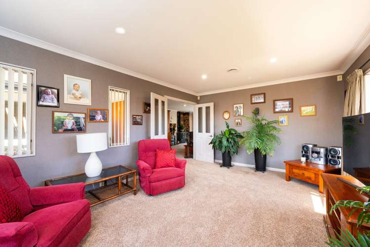 16 Delta Mews Place Clive_4