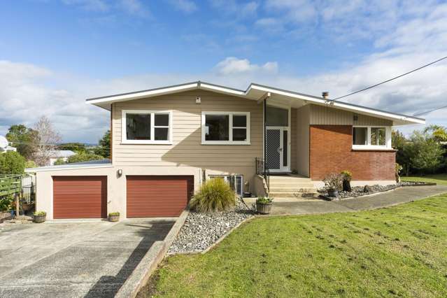 Spacious Family Living - Room for Everyone!