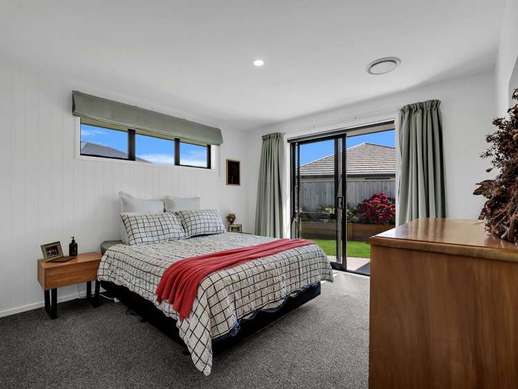 98 Sunline Avenue Lincoln_11