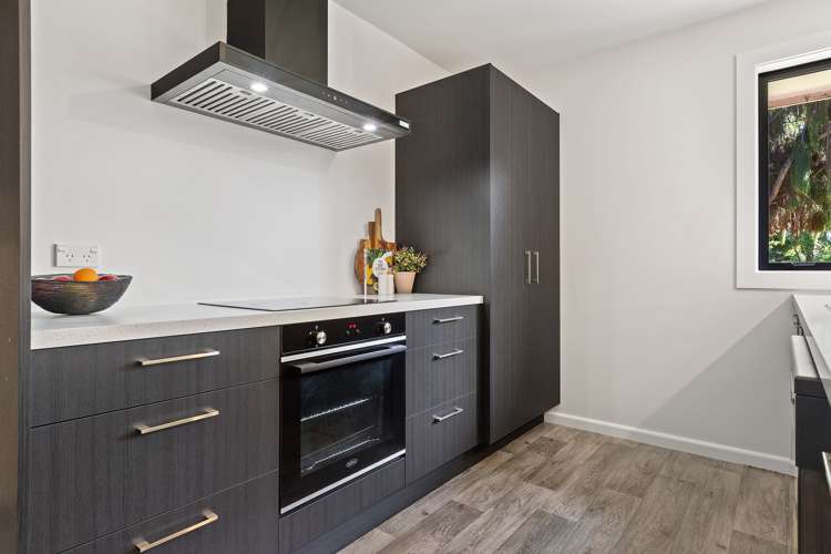 1/100 Prestons Road Redwood_7