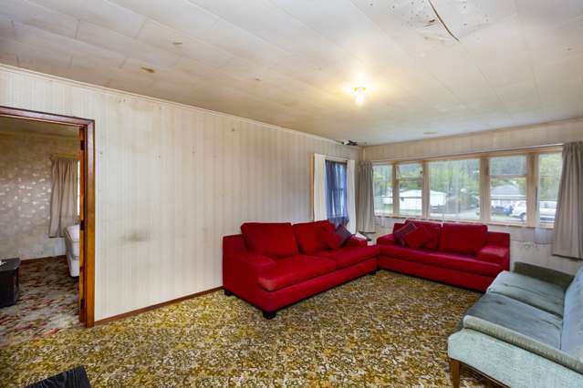 70 Main Road Wainuiomata_3