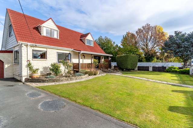 Calling large families - 5 bed, 3 bath!