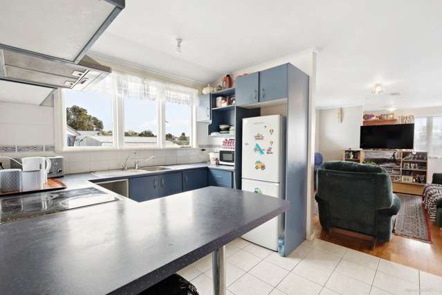 6 Maybelle Place Kelston_4