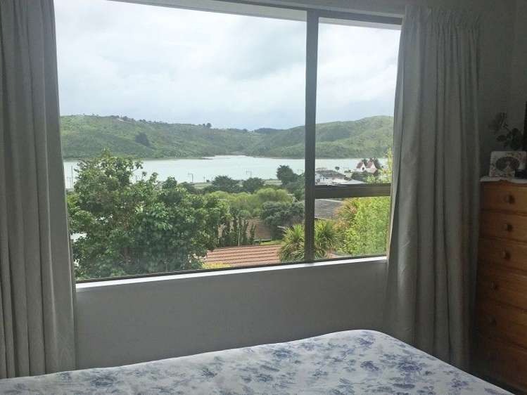 2/4 Kinloch Place Papakowhai_15