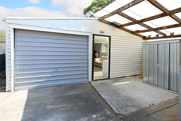 124 Flanshaw Road Te Atatu South_17