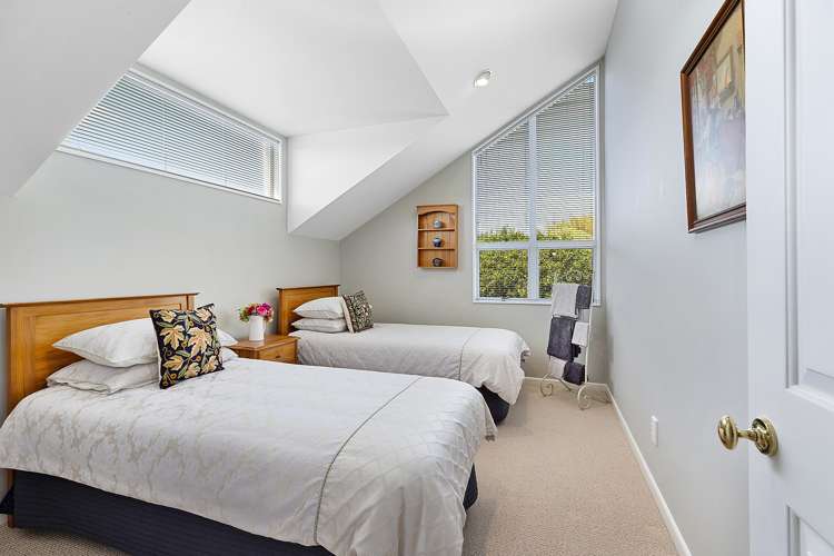 23 Samwell Drive Whitby_16