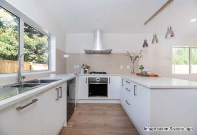 27 Sunshine Boulevard_3