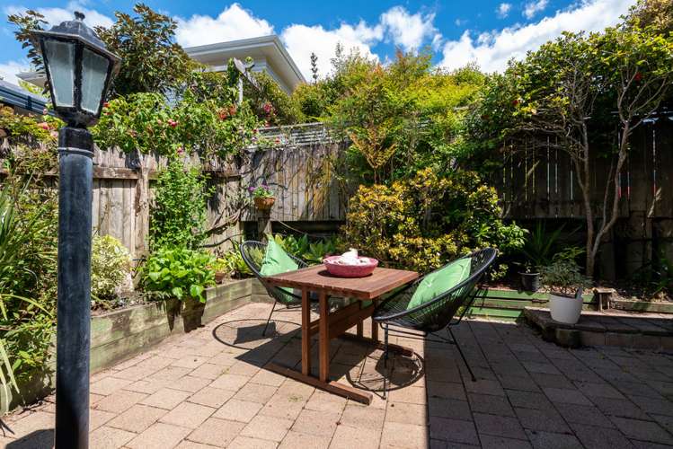 2/28 Parkhill Road Mellons Bay_11