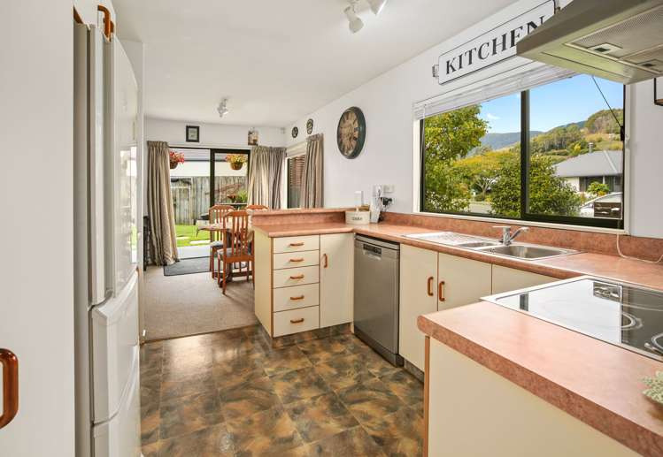 68 Kingsford Drive Stoke_9