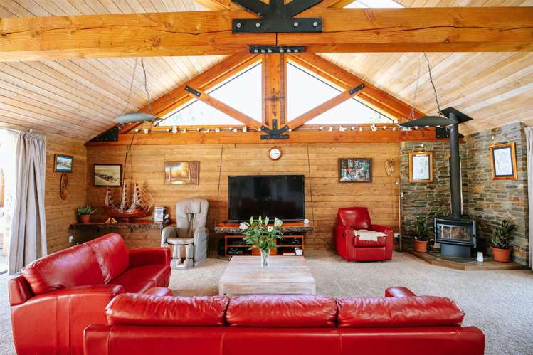 17 Balneaves Lane Albert Town_11