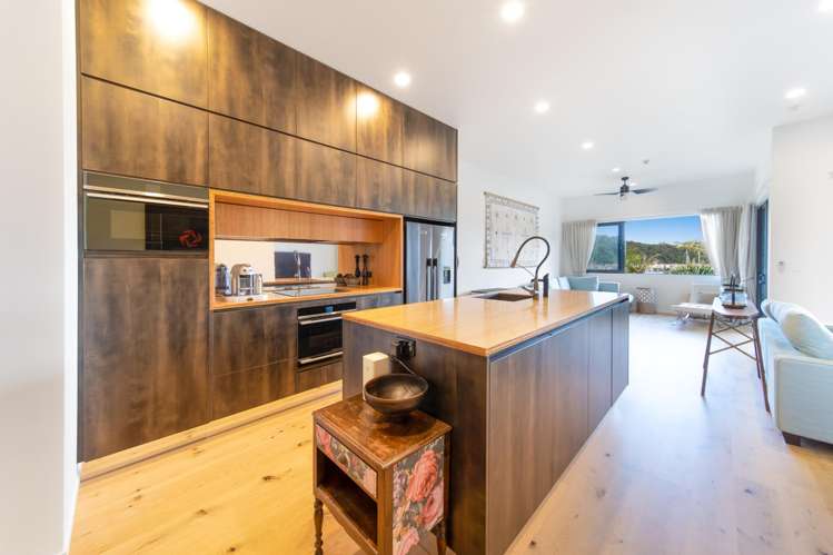 401/11 Marina Road_4