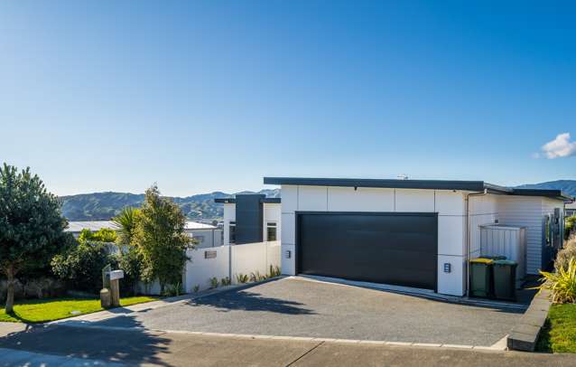 63 Endeavour Drive Whitby_1