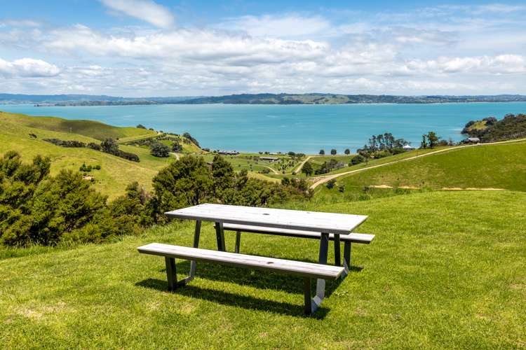 20 Waimangu Road Waiheke Island_33