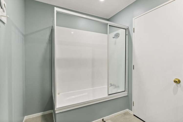 63 Pooks Road Ranui_12