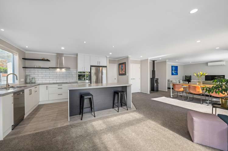 4 Spitfire Drive Burleigh_12