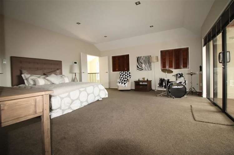 28 Fairbairn Place East Tamaki Heights_16