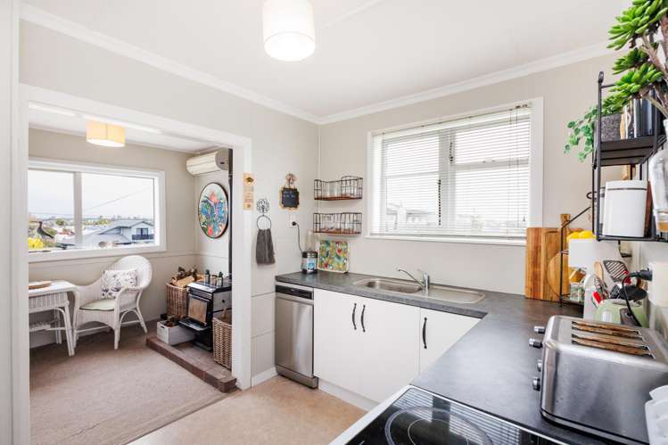 7 Chaffey Street Foxton Beach_15