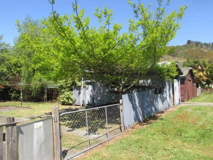 85 Shiel Street Reefton_6