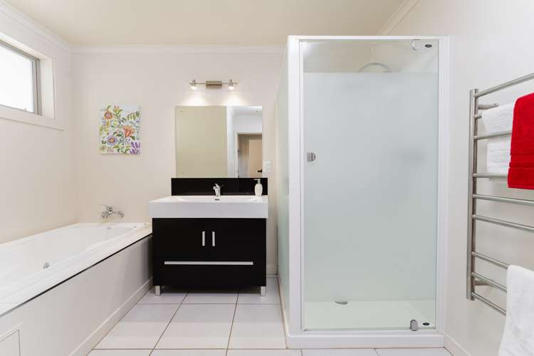 54 Easther Crescent Kew_18