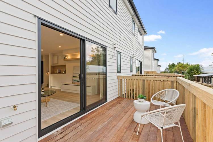 8A Ayrton Street Te Atatu South_10