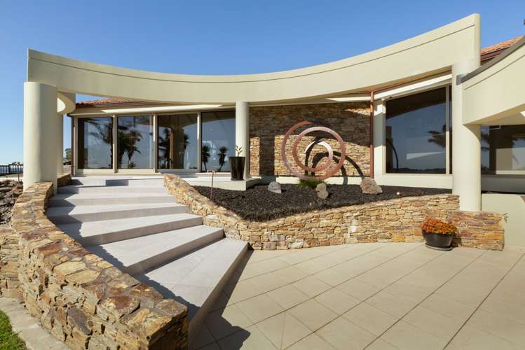 601 Redoubt Road Flat Bush_1