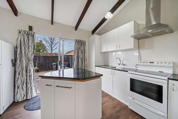 2/15 Sullivan Avenue Woolston_6