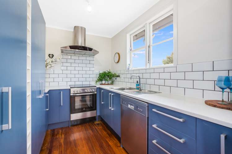 3 Mitchell Grove Porirua East_11