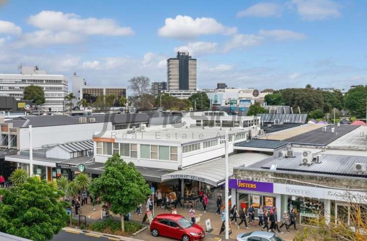 Shop 3/56-60 Hurstmere Road_0