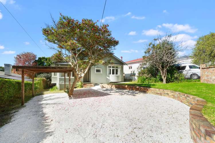 16 Lake Road Devonport_14