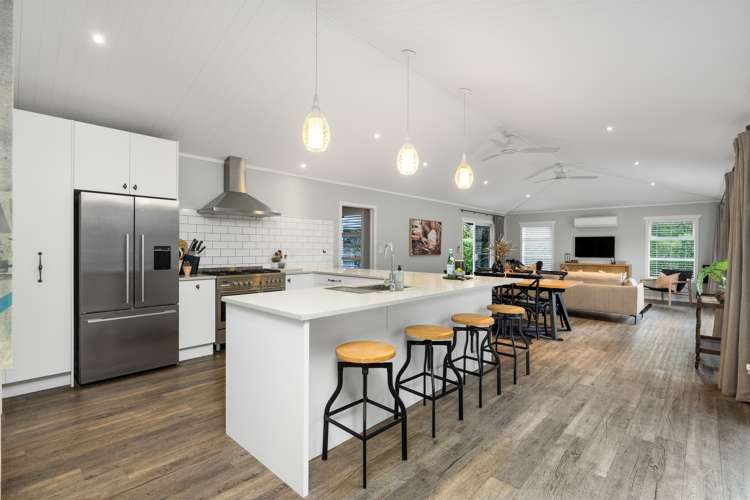 6 Tall Oaks Way Bethlehem_5