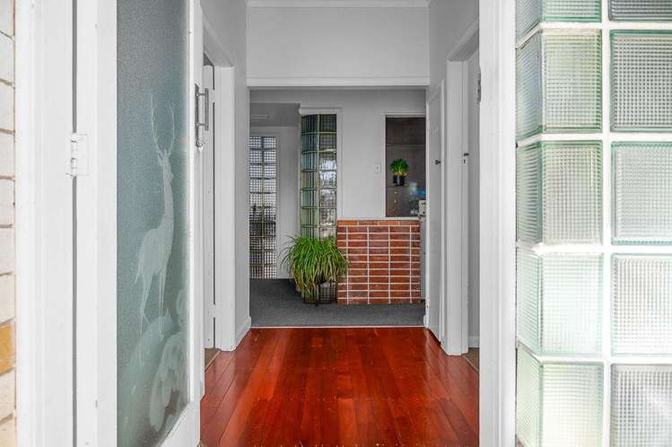 64 Galloway Street Hamilton East_12