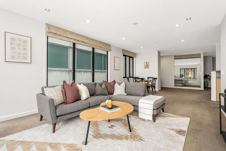 5J/42 Molesworth Street Thorndon_4