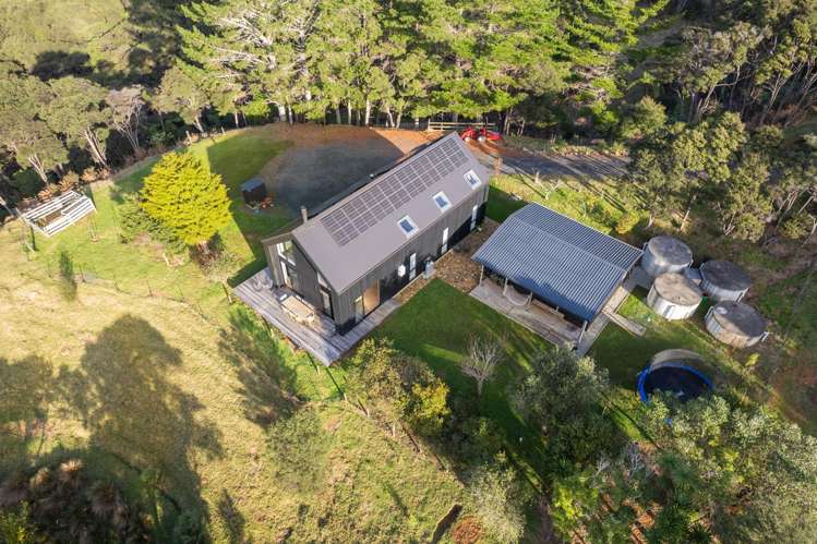 16 Long Road Bethells Beach_25