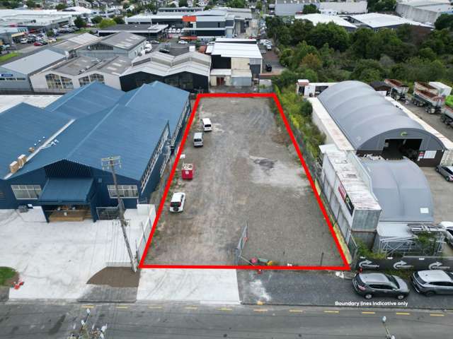 1,330M² PENROSE INDUSTRIAL YARD