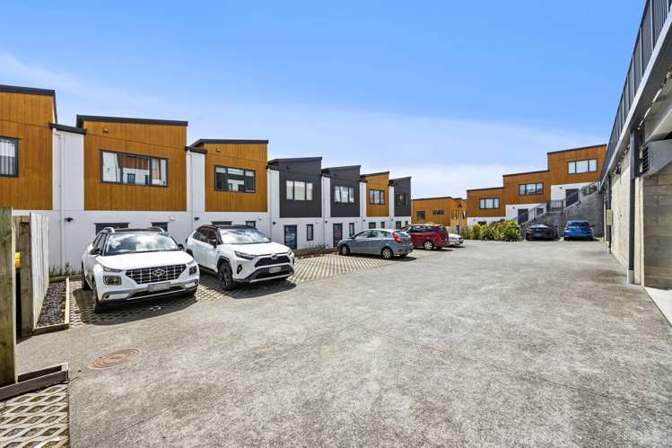 16/18 Hewlett Road Massey_26