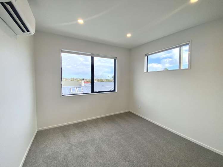12A Tenterden Ave 1728_14
